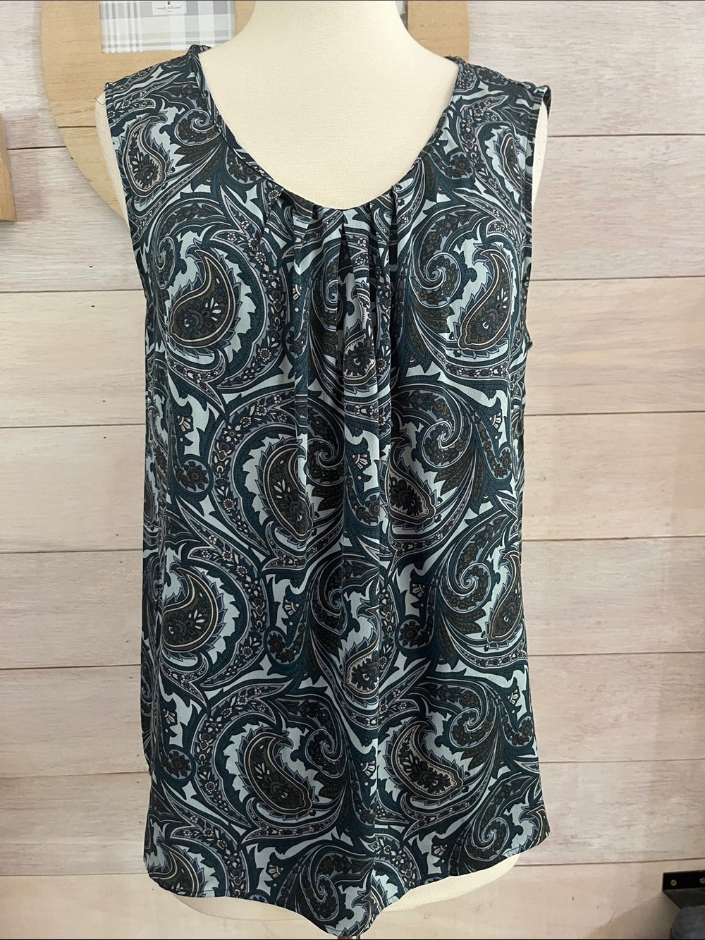 Talbots Paisley Pleated Neck Sleeveless Top - Blue & Gray L